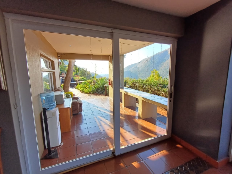 6 Bedroom Property for Sale in Kosmos North West